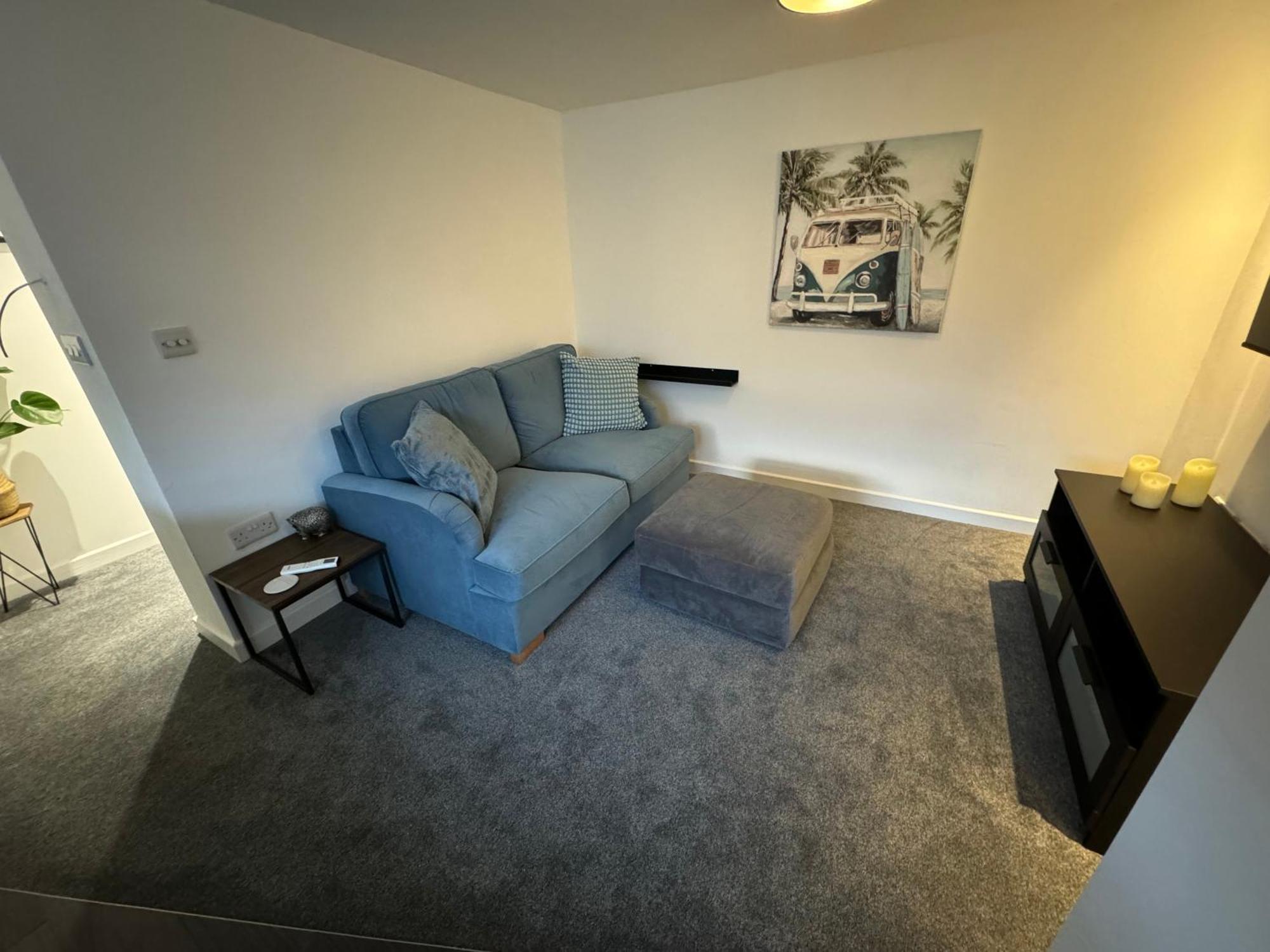 Modern 1 Bed Apartment With Car Parking Bitton Buitenkant foto