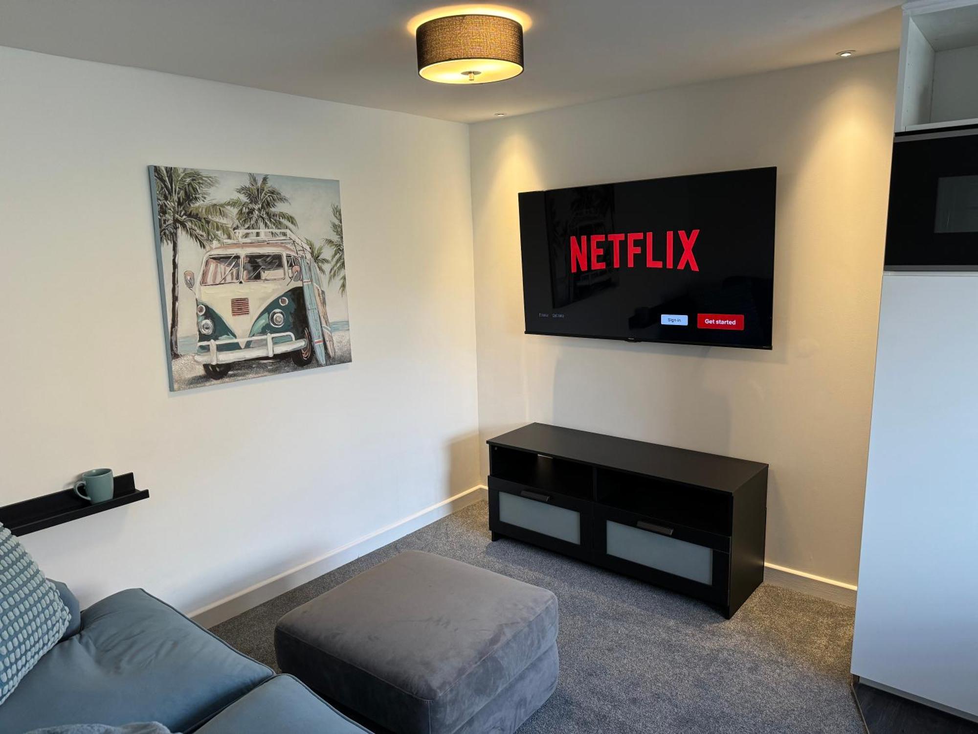 Modern 1 Bed Apartment With Car Parking Bitton Buitenkant foto